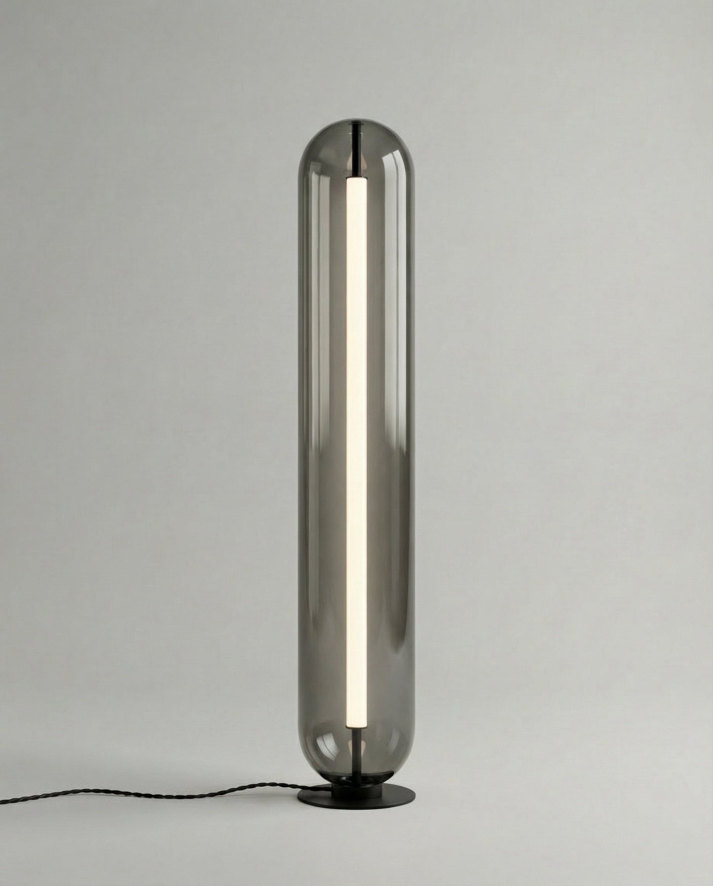 Flu floor lamp - Elegance in Light