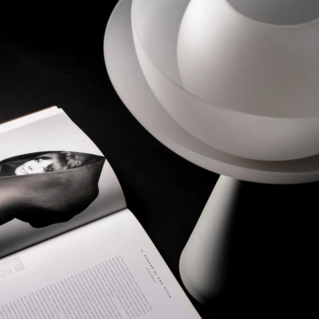 Lotus table lamp